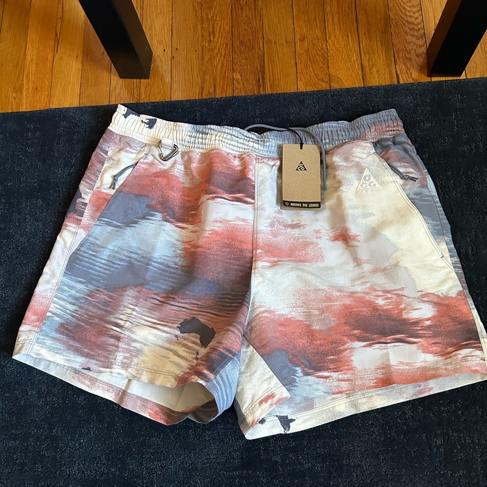 NIKE ACG WOVEN SHORTS MENS SIZE L BLUE FN2473-493 MID THIGH LENGTH ABOVE KNEE